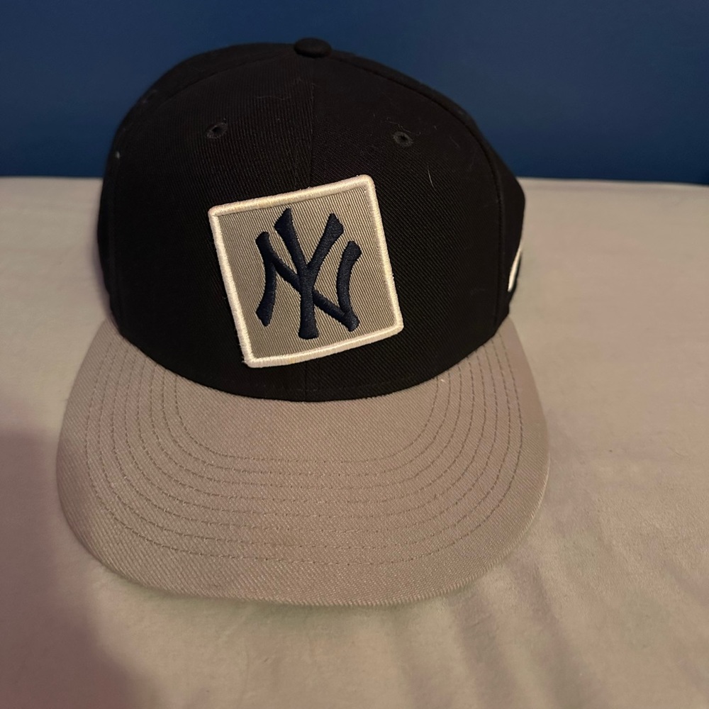 Black Nike Yankee’s Hat